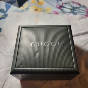 Gucci watch box with 9 bezels